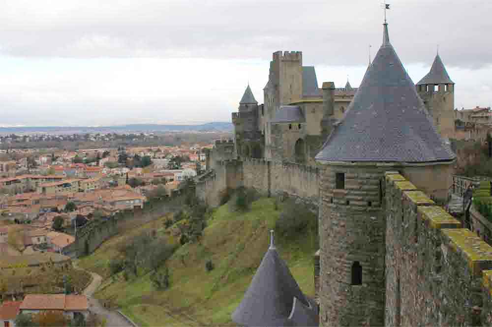 Francia - Carcassonne 14 - La Cité y paisaje.jpg